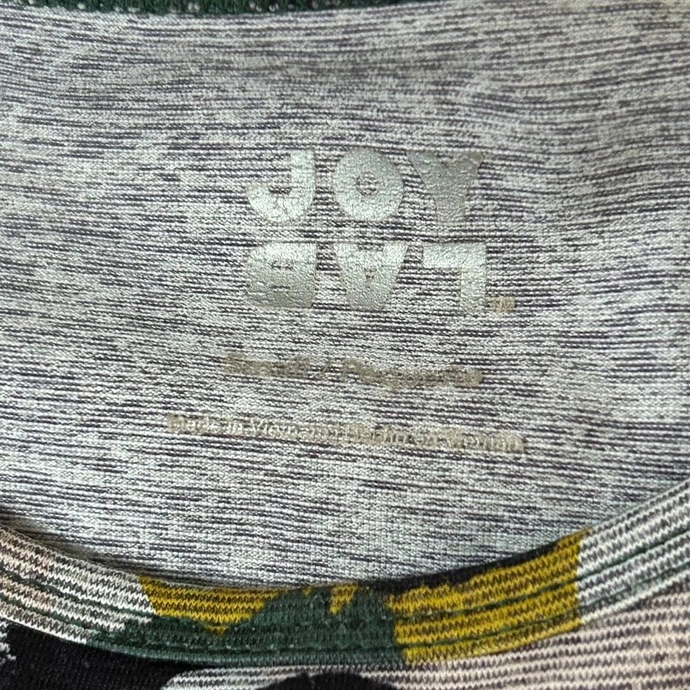 Workout Top - Picture 2 of 3